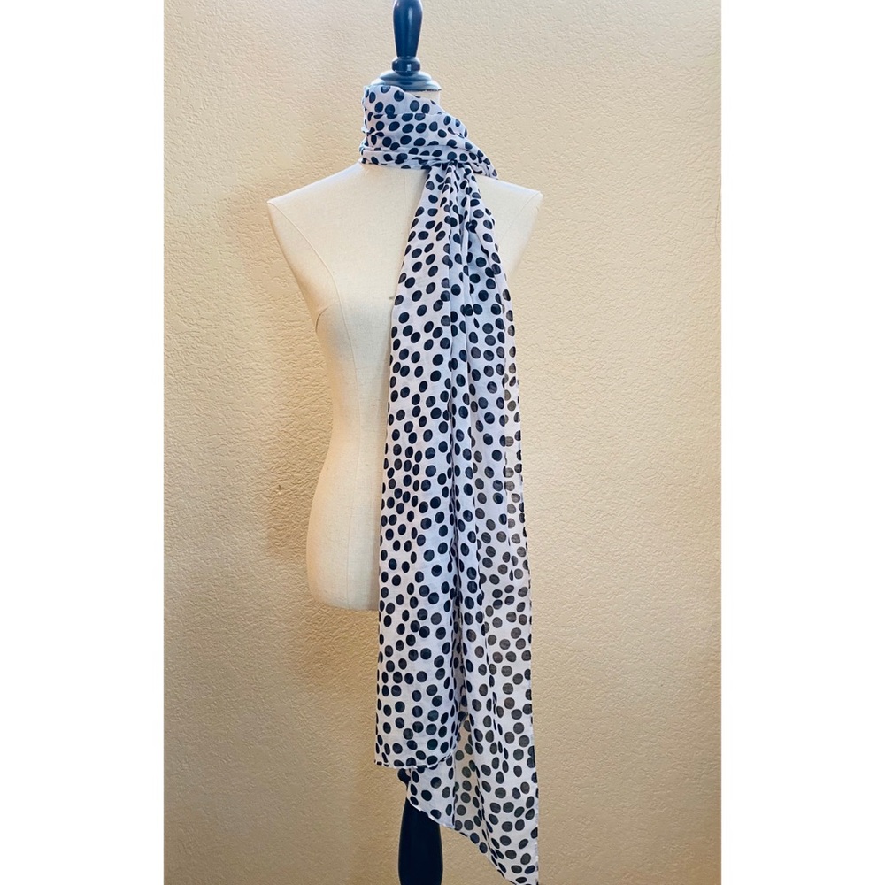 Polka dot light scarf